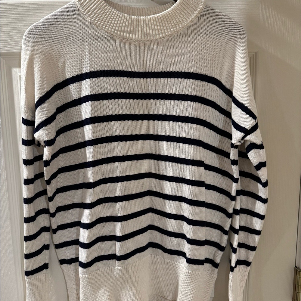 GAP Women's Cream and Navy Striped Crewneck Sweater